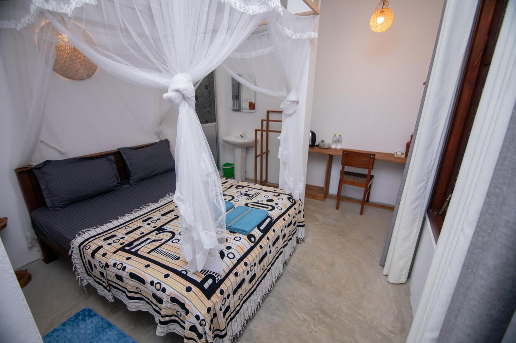 Light House Beach Home Matara Habitación foto