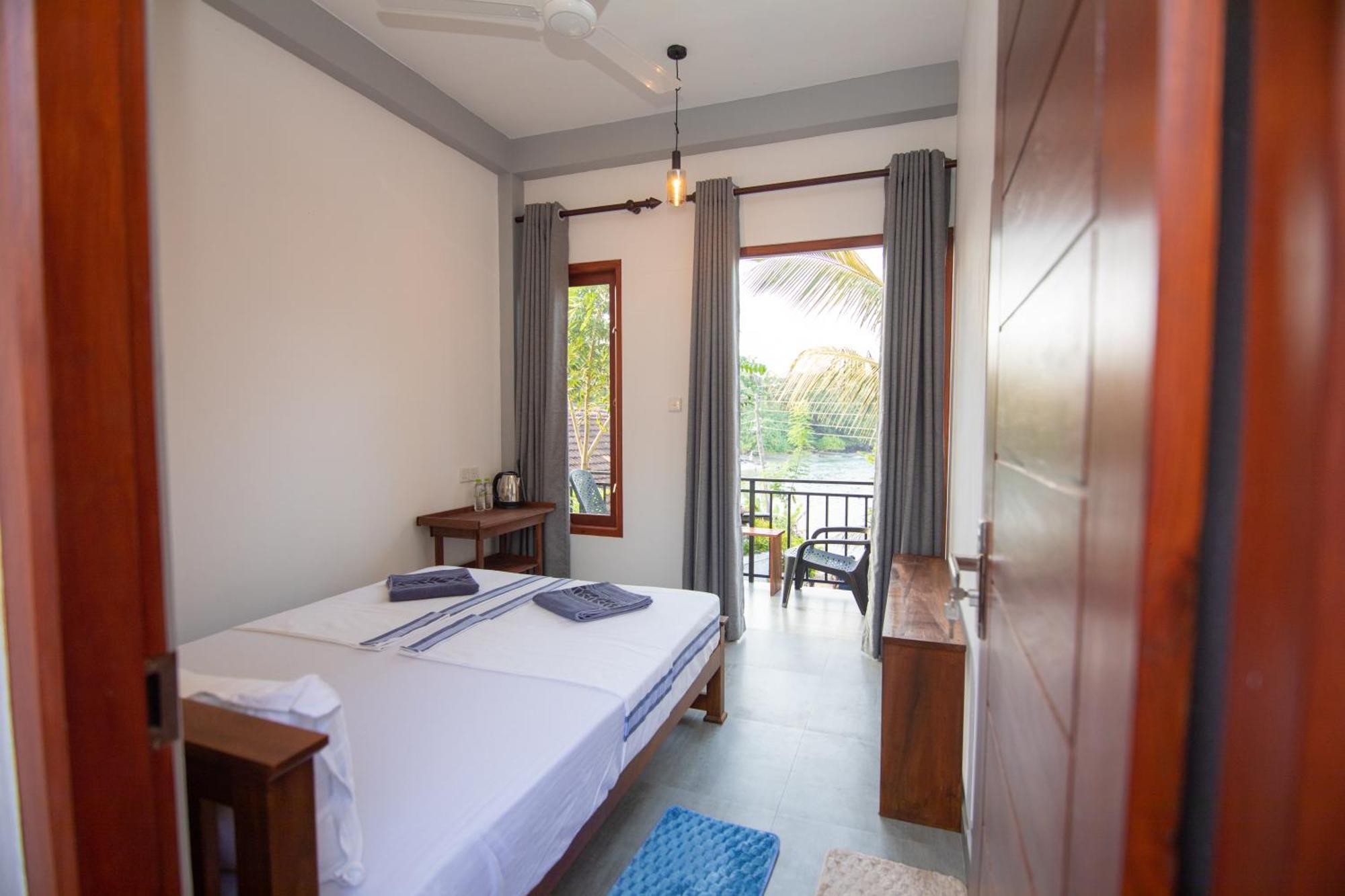 Light House Beach Home Matara Habitación foto