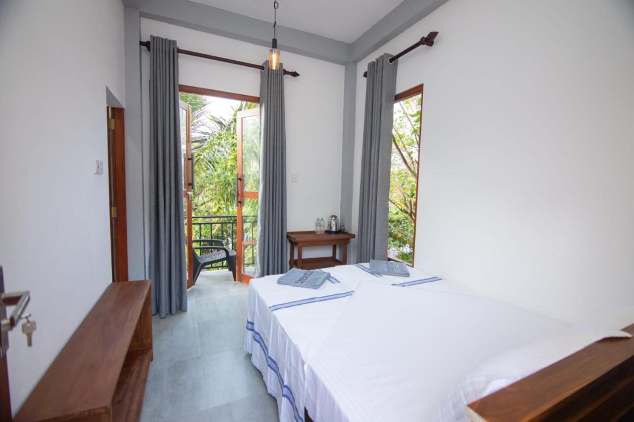 Light House Beach Home Matara Habitación foto
